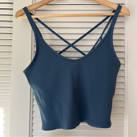 Vuori Ribbed Crop Tank w/ Built in Shelf Bra | Stone Blue | XL - Picture 2 of 10